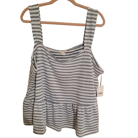 Plus size tank top - Picture 1 of 3